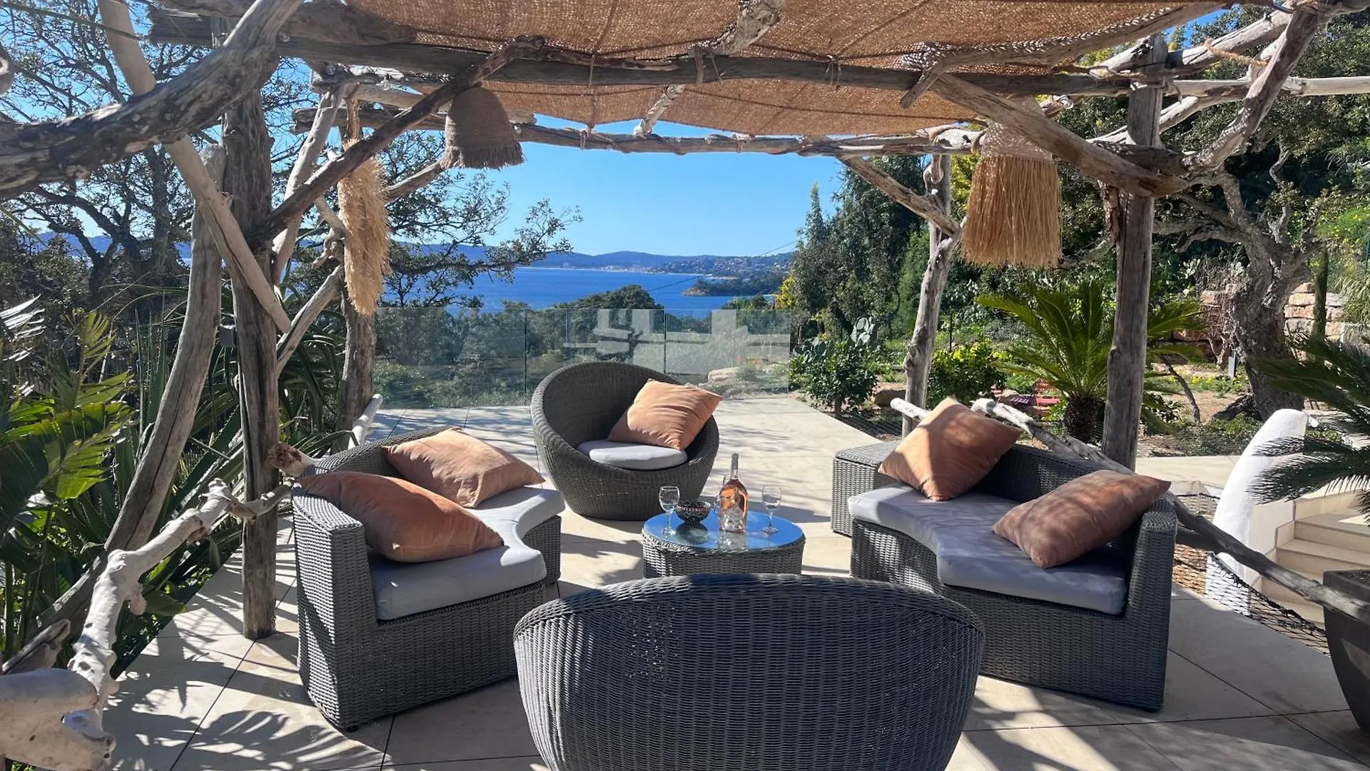 Villa Climatisee Au Lavandou Avec Vue Mer Avec Piscine Privee Le Lavandou