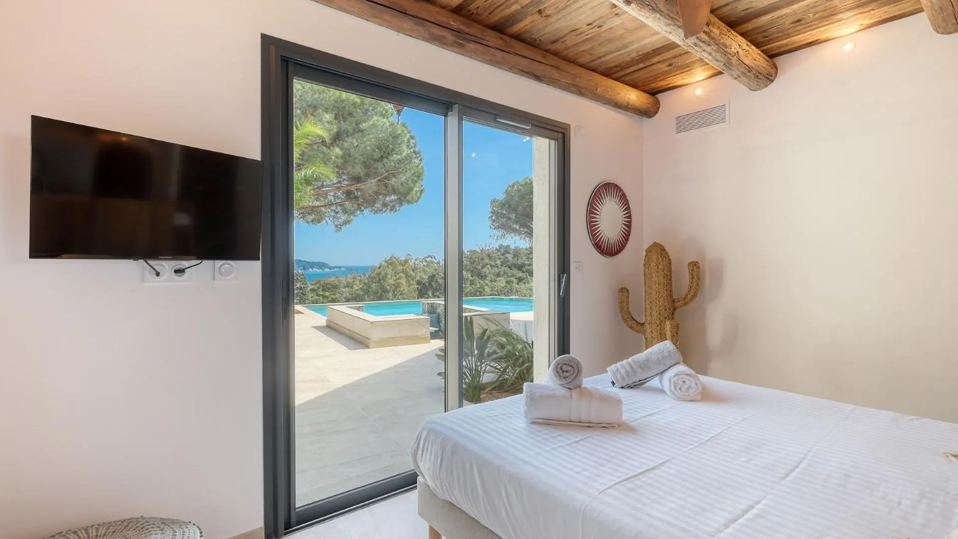 Villa Climatisee Au Lavandou Avec Vue Mer Avec Piscine Privee Le Lavandou